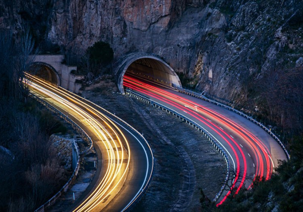 Microsoft Azure ExpressRoute - Direct Connections bidirectional tunnel car light trails